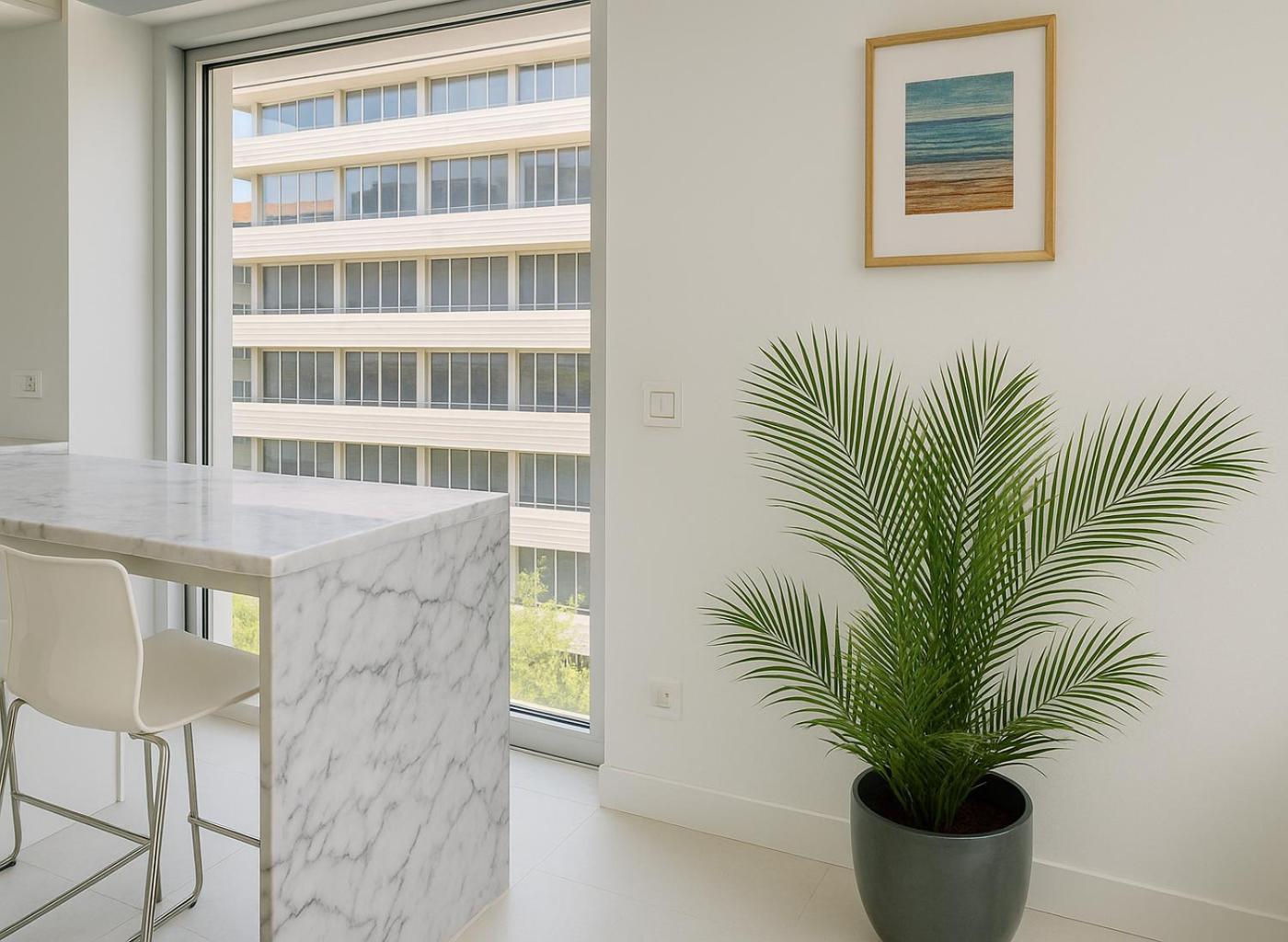 Beautiful 1 Bedroom In Heart Of
